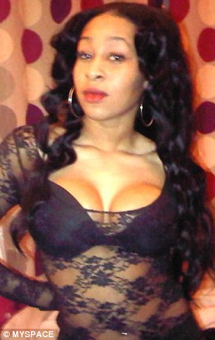Claudia Aderotimi Claudia Aderotimi